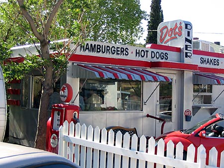 Dot's Diner exterior